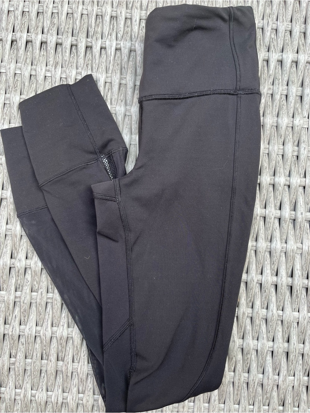 Lululemon mesh leggings tights size 2